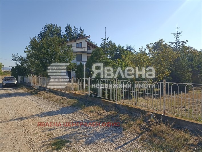 Продава КЪЩА, с. Храбърско, област София област