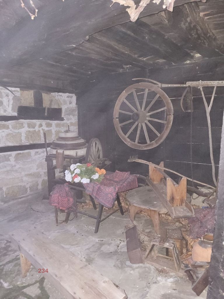 Продава КЪЩА, с. Орловци, област Габрово, снимка 15 - Къщи - 55719148