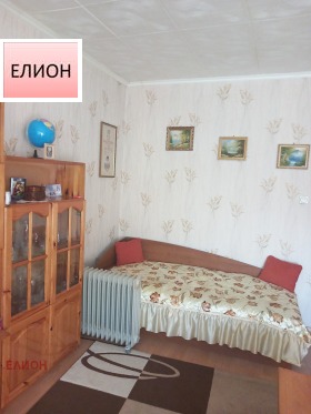 2 slaapkamers Iztok, Pernik 7