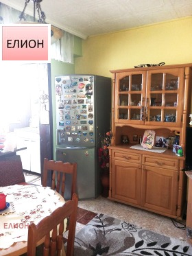 2 slaapkamers Iztok, Pernik 11