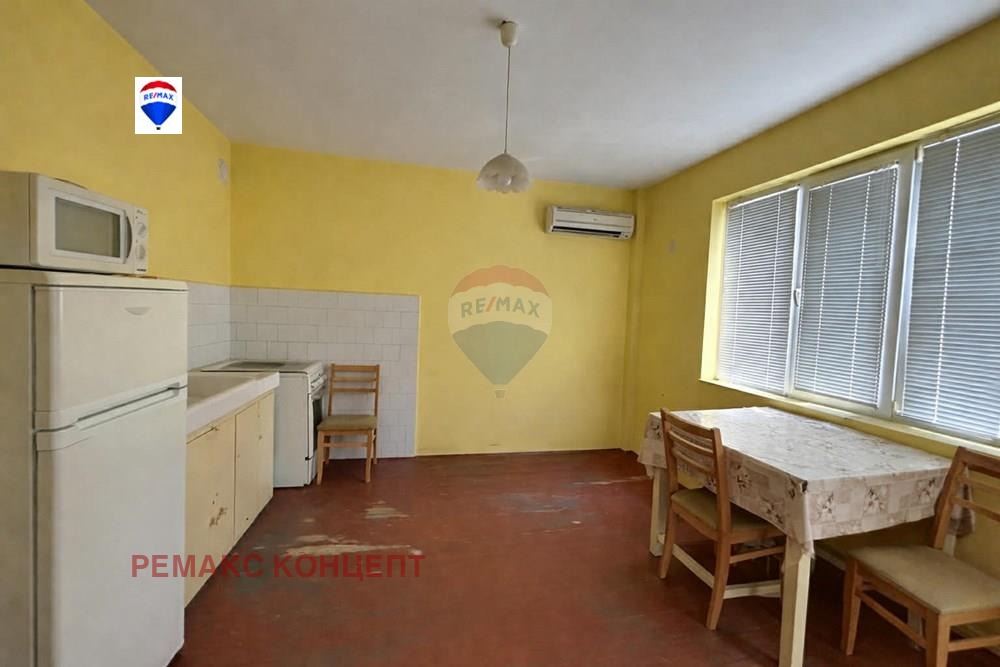 Продава МНОГОСТАЕН, гр. Шумен, Център, снимка 5 - Апартаменти - 54327382