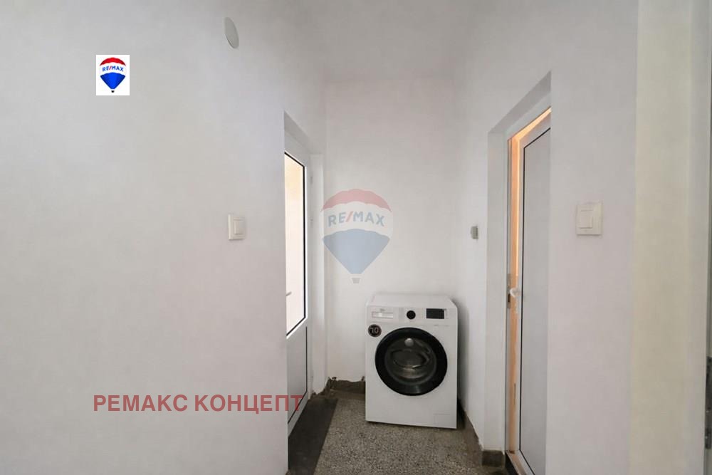 Продава МНОГОСТАЕН, гр. Шумен, Център, снимка 7 - Апартаменти - 54327382