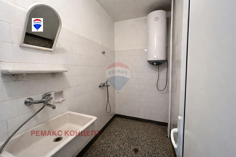 Продава МНОГОСТАЕН, гр. Шумен, Център, снимка 3 - Апартаменти - 54327382