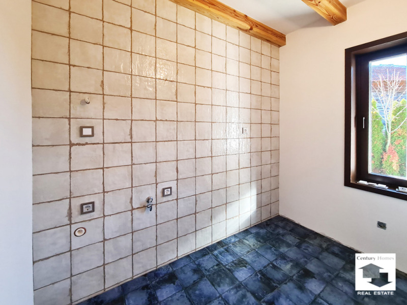 Продава КЪЩА, с. Средни колиби, област Велико Търново, снимка 5 - Къщи - 52475701