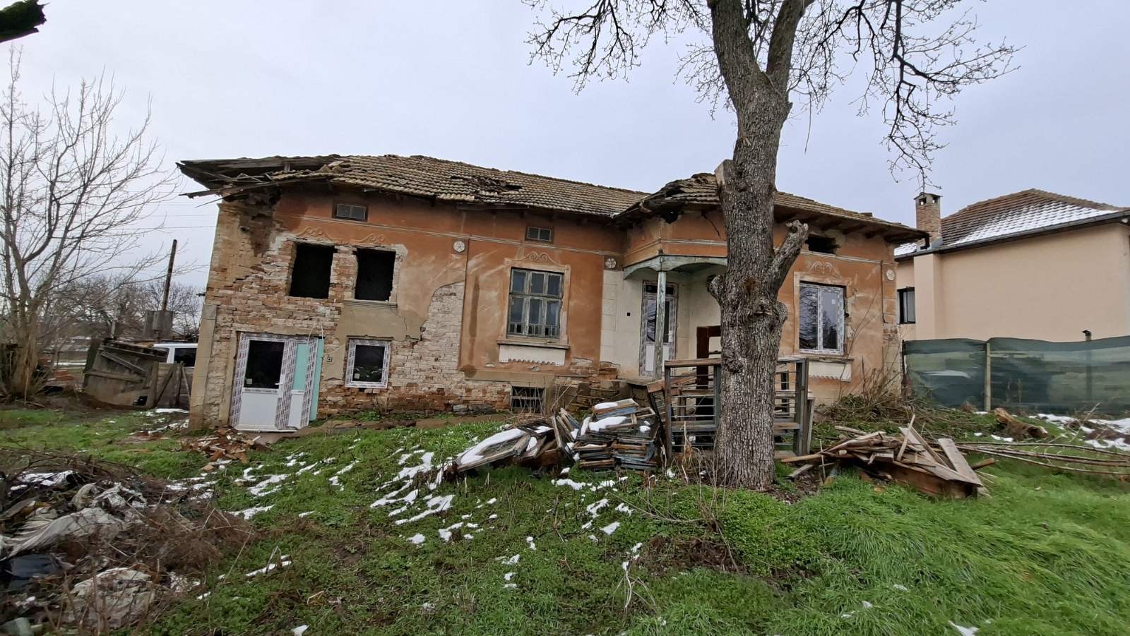 Продава КЪЩА, с. Поликраище, област Велико Търново