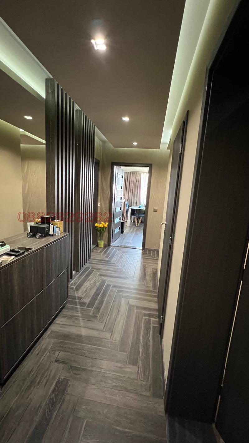 Продава 3-СТАЕН, гр. Благоевград, Освобождение, снимка 2 - Апартаменти - 52780661