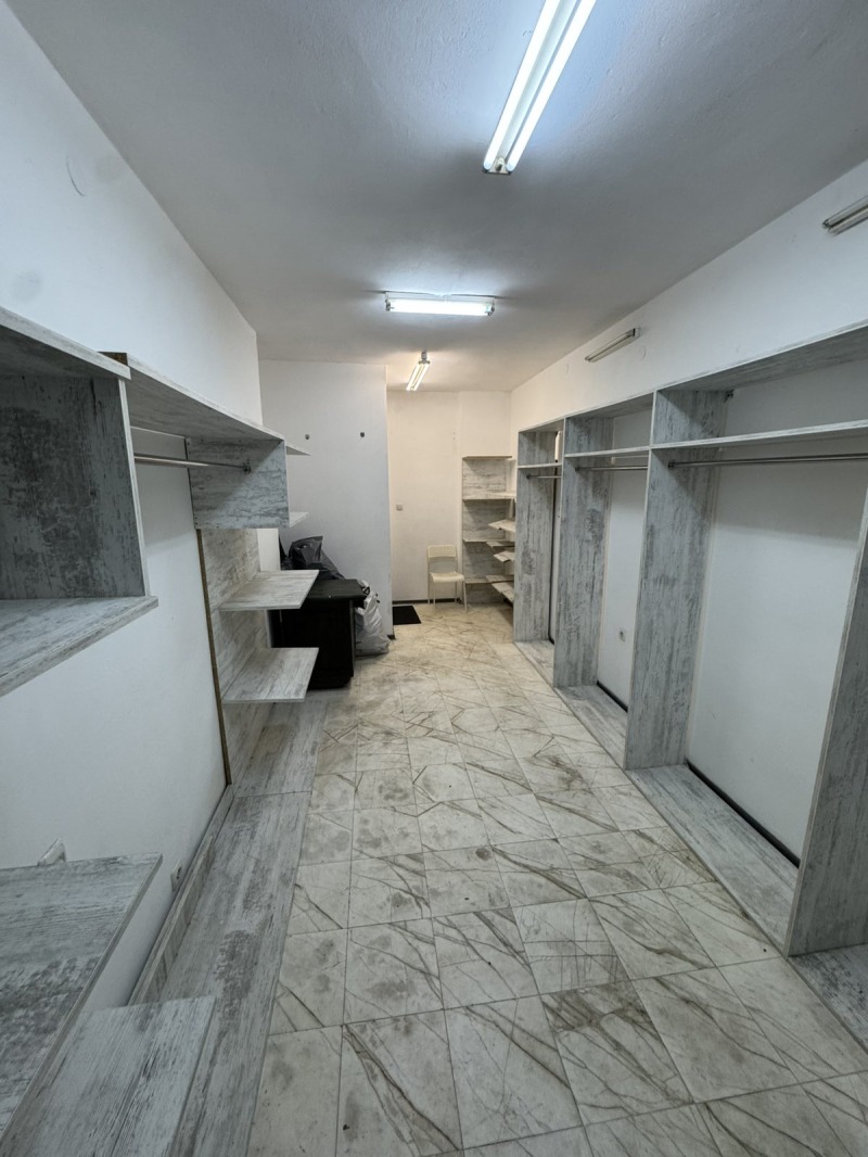 Продава МАГАЗИН, гр. Бургас, Център, снимка 2 - Магазини - 52488684