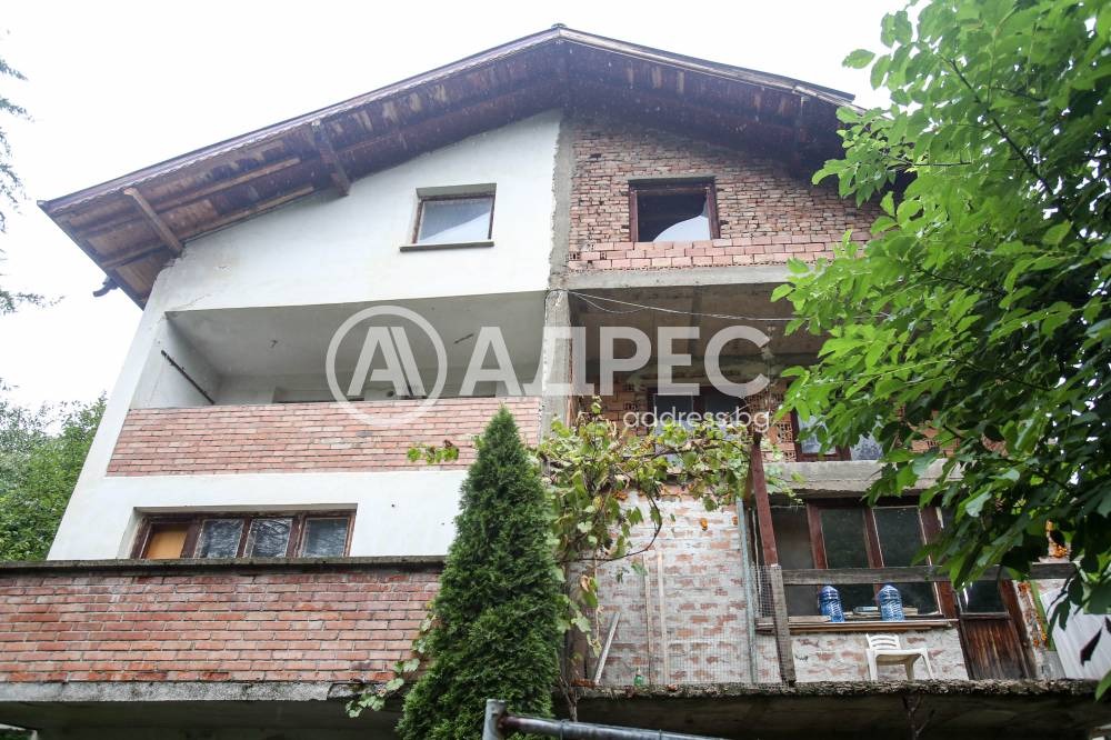 Продава КЪЩА, гр. София, с. Мало Бучино