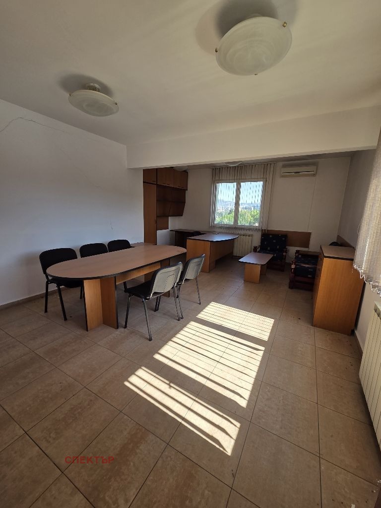 Til salgs  Kontor Pernik , Tsentar , 215 kvm | 63289954