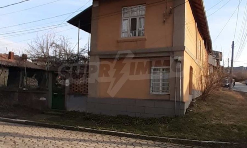 Продава КЪЩА, гр. Горна Оряховица, област Велико Търново, снимка 6 - Къщи - 52141115