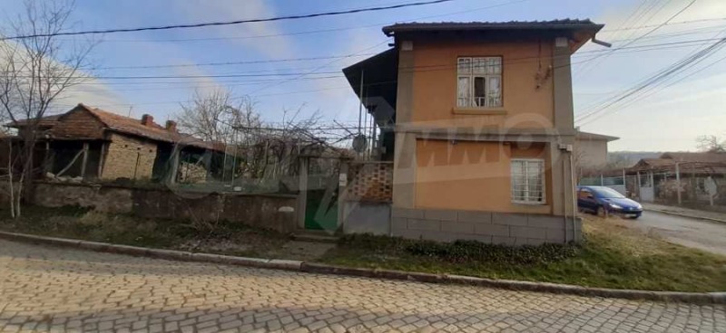 Продава КЪЩА, гр. Горна Оряховица, област Велико Търново, снимка 2 - Къщи - 52141115
