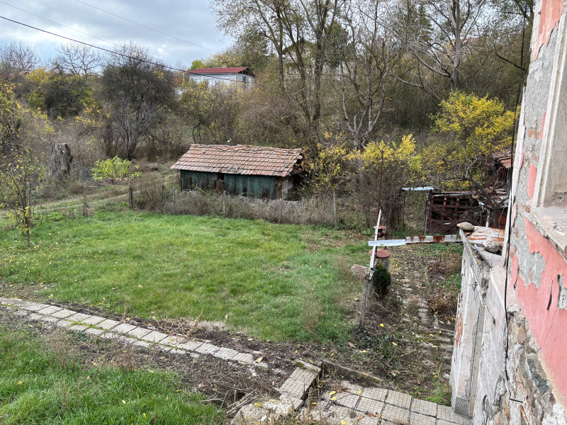 Продава КЪЩА, с. Расник, област Перник, снимка 2 - Къщи - 52315060