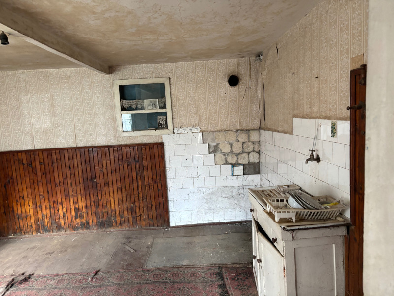 Продава КЪЩА, с. Расник, област Перник, снимка 9 - Къщи - 52315060