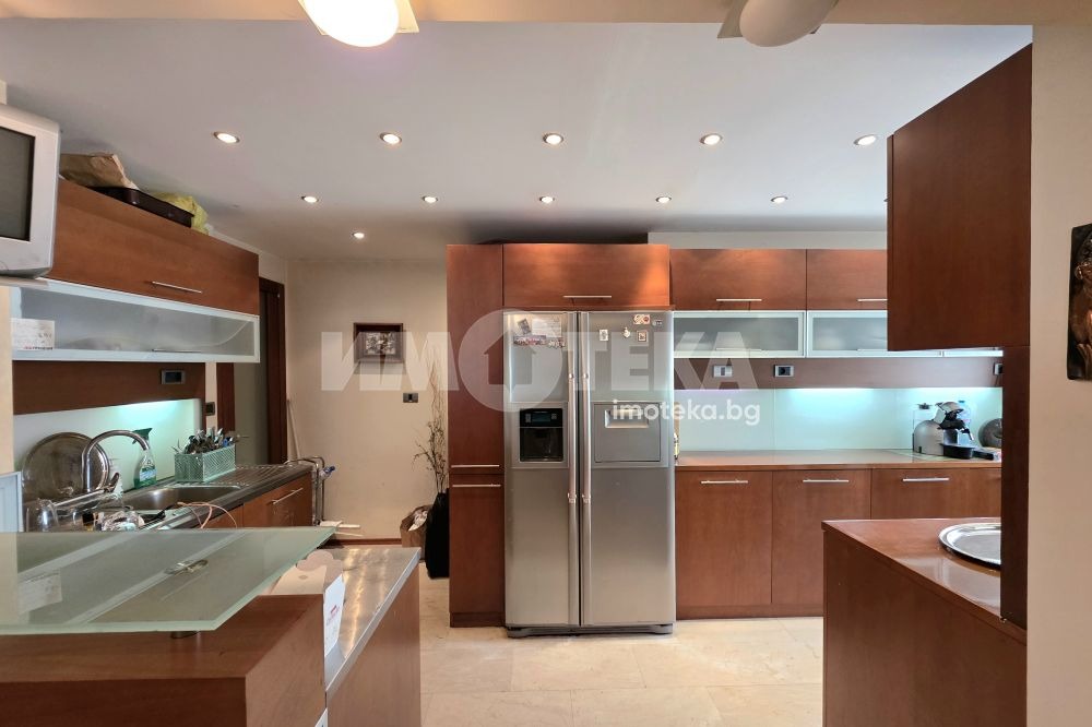 Продава МНОГОСТАЕН, гр. София, Лозенец, снимка 2 - Апартаменти - 54993945