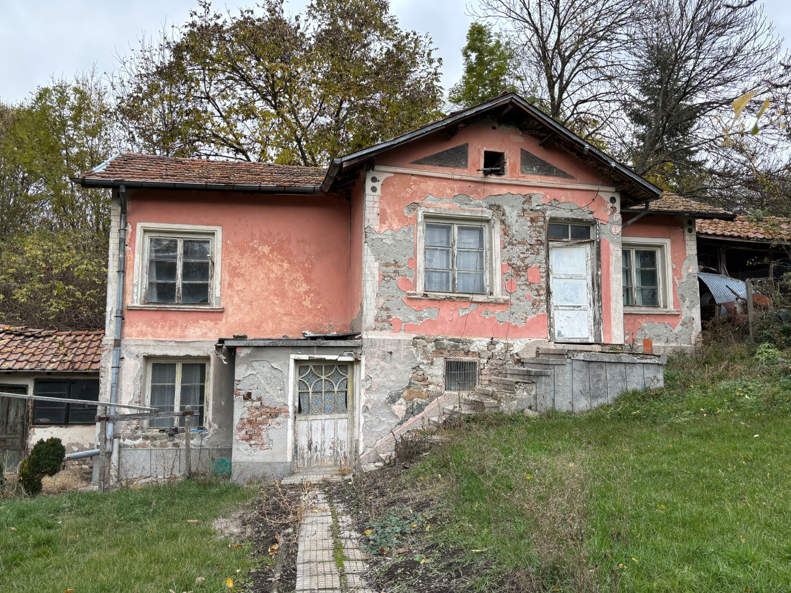 Продава КЪЩА, с. Расник, област Перник, снимка 2 - Къщи - 54092651