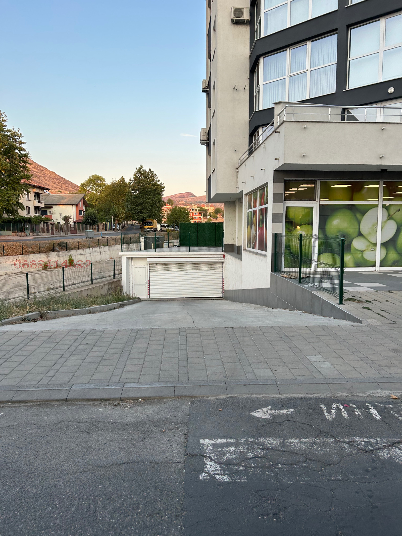 Продава ГАРАЖ, ПАРКОМЯСТО, гр. Момчилград, област Кърджали, снимка 2 - Гаражи и паркоместа - 53799887