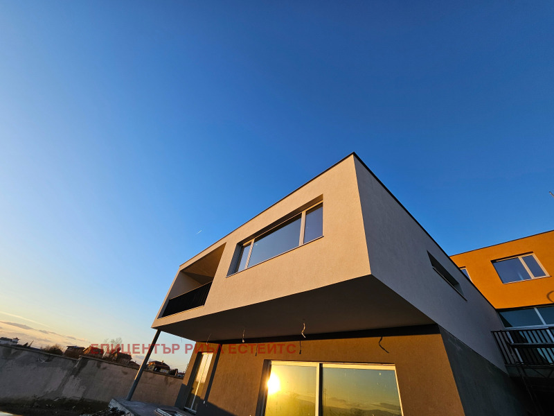 Продава  Къща, град София, с. Доброславци •  235 710 EUR • ID 33389752 — holmes.bg - [1] 