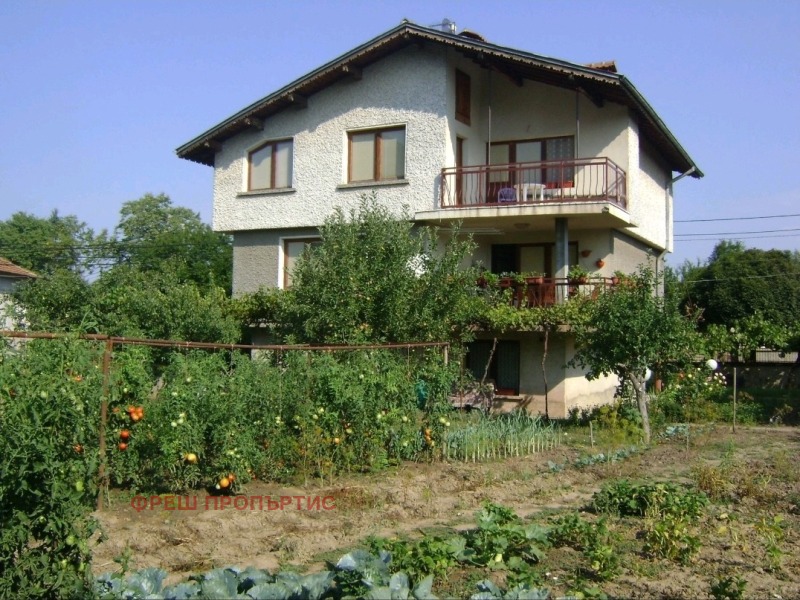 Продава КЪЩА, с. Априлово, област София област