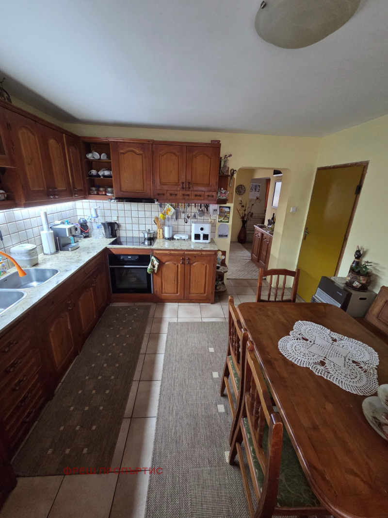 Продава КЪЩА, с. Априлово, област София област, снимка 5 - Къщи - 53126671