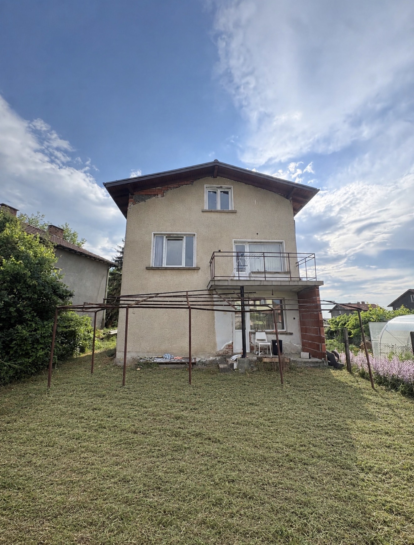 Продава КЪЩА, с. Априлово, област София област