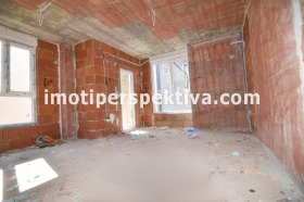 Продава 2-стаен град Пловдив Кючук Париж - [1] 