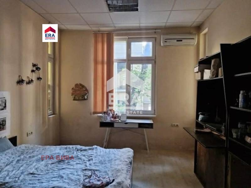 Продава МНОГОСТАЕН, гр. София, Център, снимка 2 - Апартаменти - 52520280