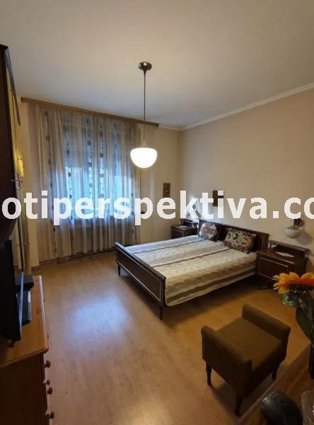 Продава ЕТАЖ ОТ КЪЩА, гр. Пловдив, Център, снимка 7 - Етаж от къща - 52534340