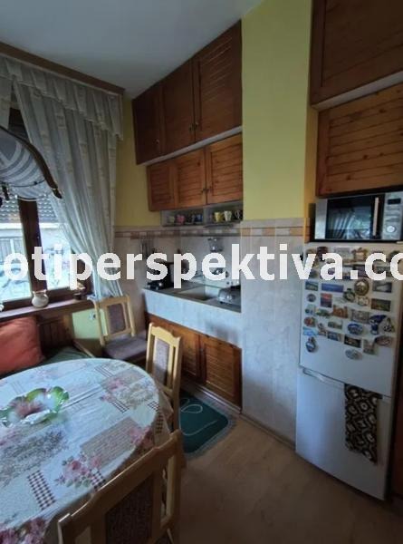 Продава ЕТАЖ ОТ КЪЩА, гр. Пловдив, Център, снимка 11 - Етаж от къща - 52534340