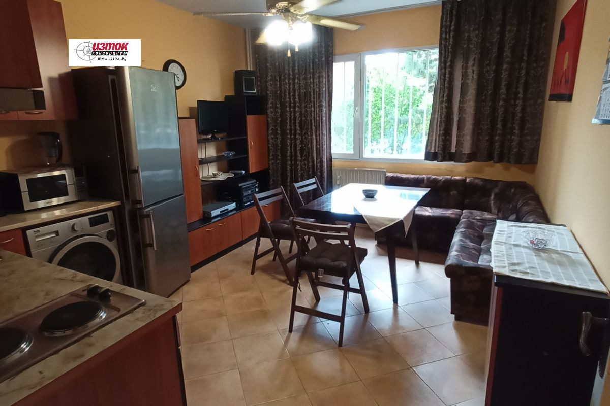 Продава 4-СТАЕН, гр. София, Белите брези