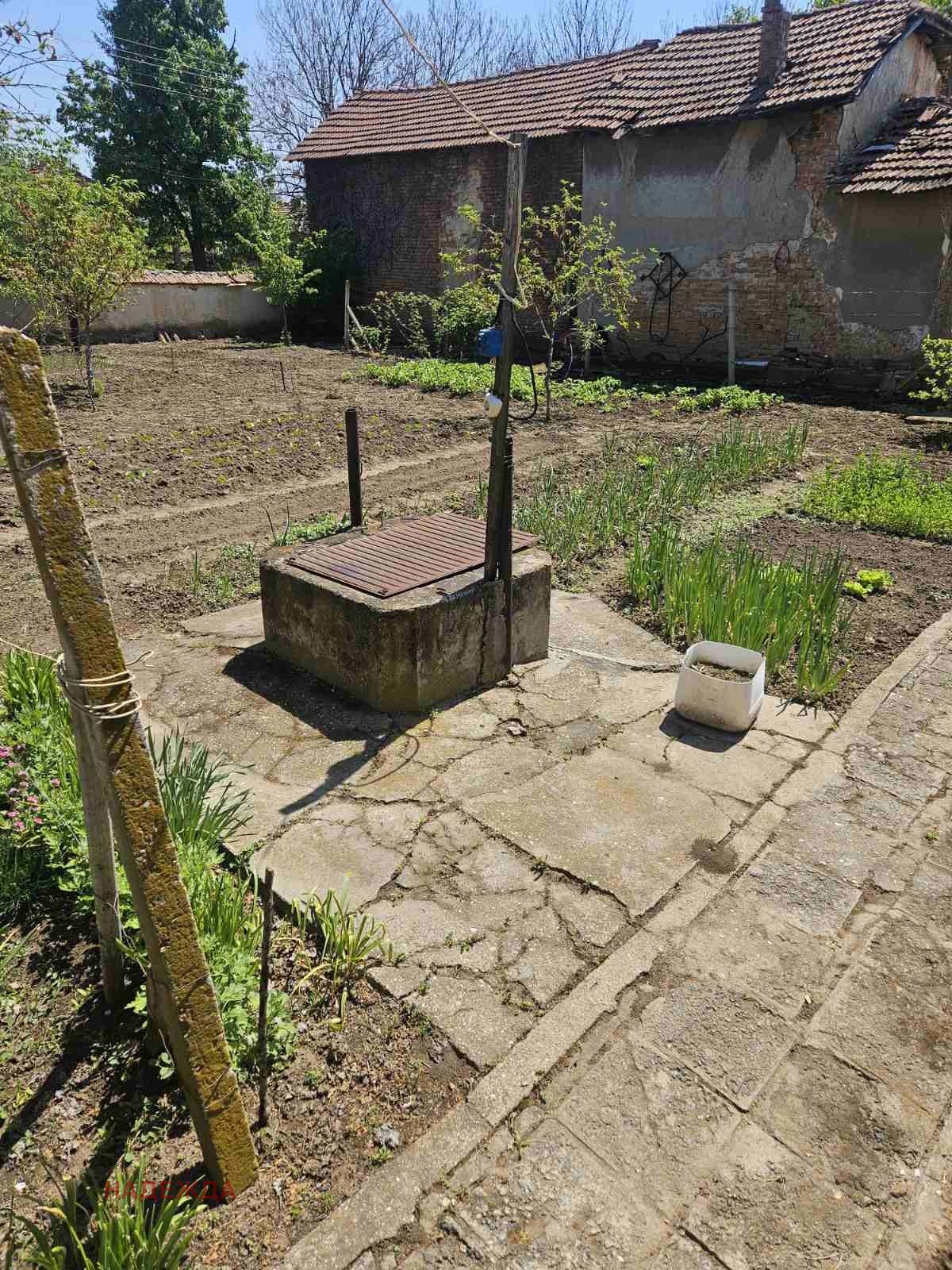 Продава КЪЩА, с. Обнова, област Плевен, снимка 16 - Къщи - 54467922
