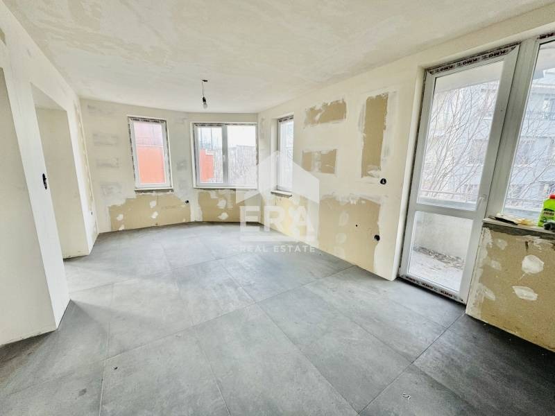 Продава ЕТАЖ ОТ КЪЩА, гр. Варна, Гръцка махала, снимка 3 - Етаж от къща - 53412205