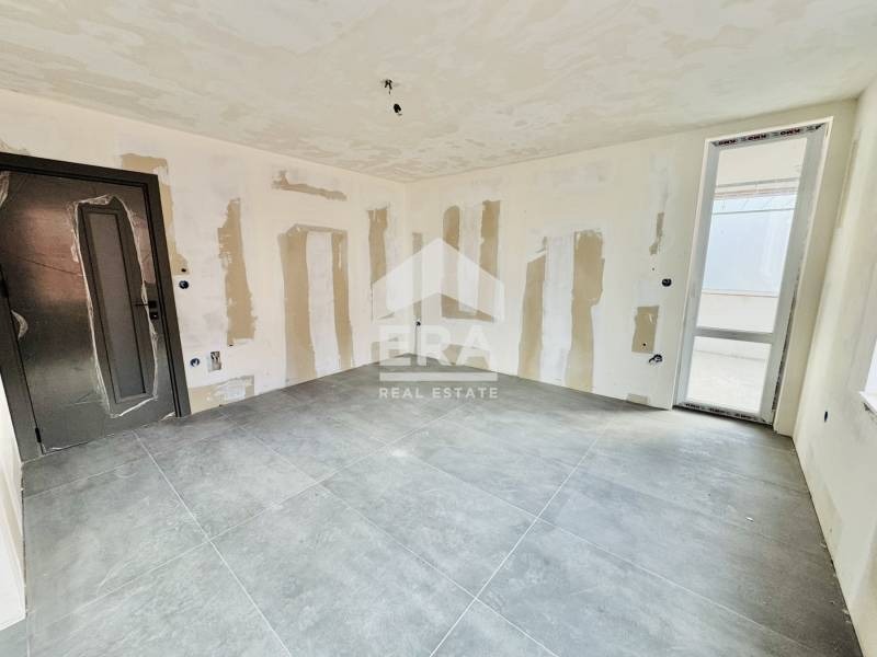 Продава ЕТАЖ ОТ КЪЩА, гр. Варна, Гръцка махала, снимка 2 - Етаж от къща - 53412205