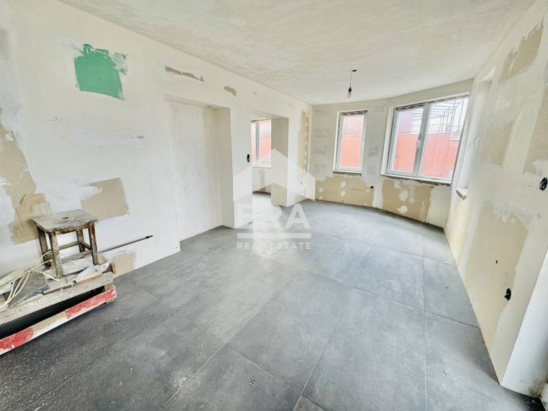 Продава ЕТАЖ ОТ КЪЩА, гр. Варна, Гръцка махала, снимка 4 - Етаж от къща - 53412205