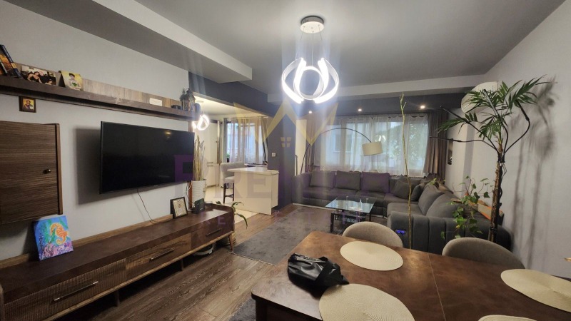 Продава  3-стаен град Варна , Гранд Мол , 100 кв.м | 71788152