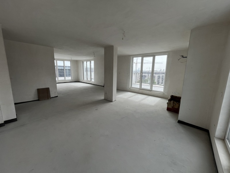 Te koop  3 slaapkamers Sofia , Studentski grad , 265 m² | 33820136