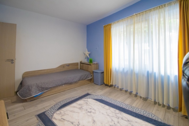 Продава КЪЩА, гр. Сливен, Клуцохор, снимка 3 - Къщи - 52493846