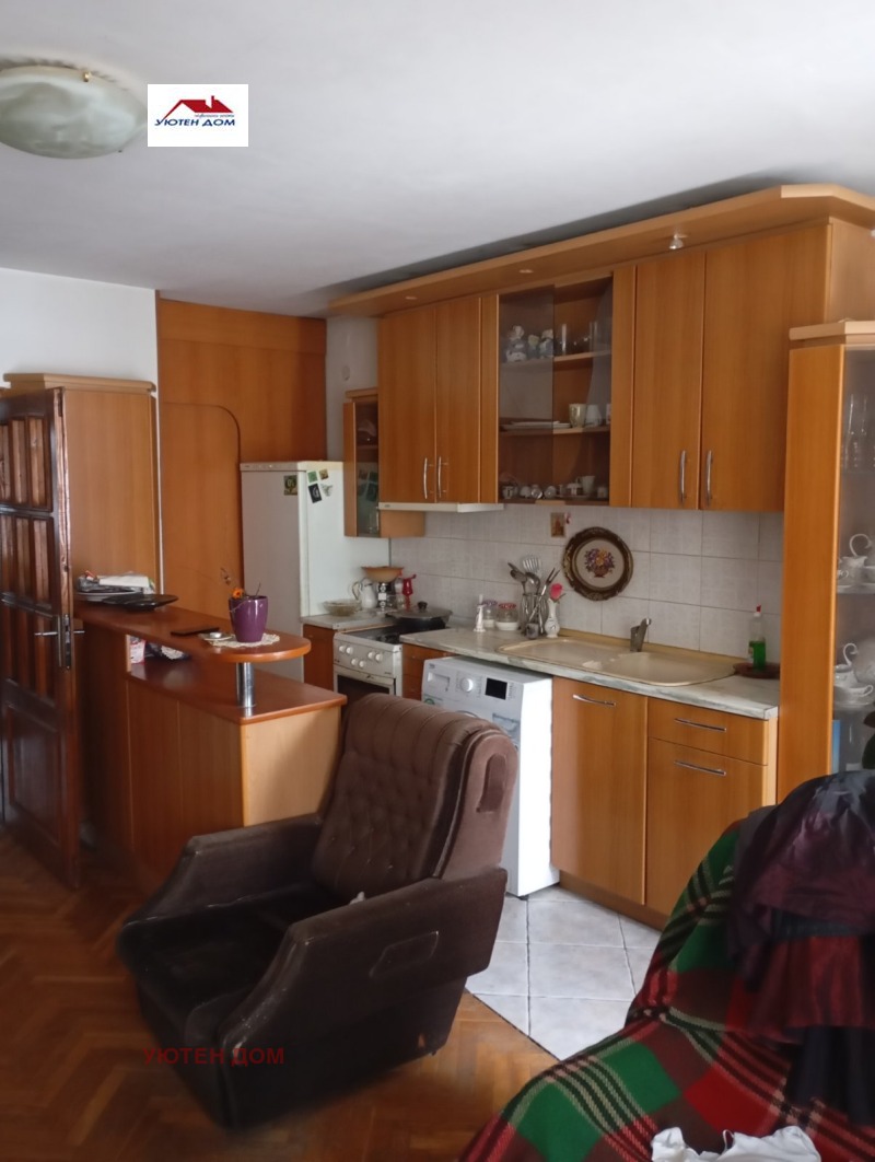 Продава  2-стаен град Шумен , Пожарната , 73 кв.м | 64512849 - изображение [4]