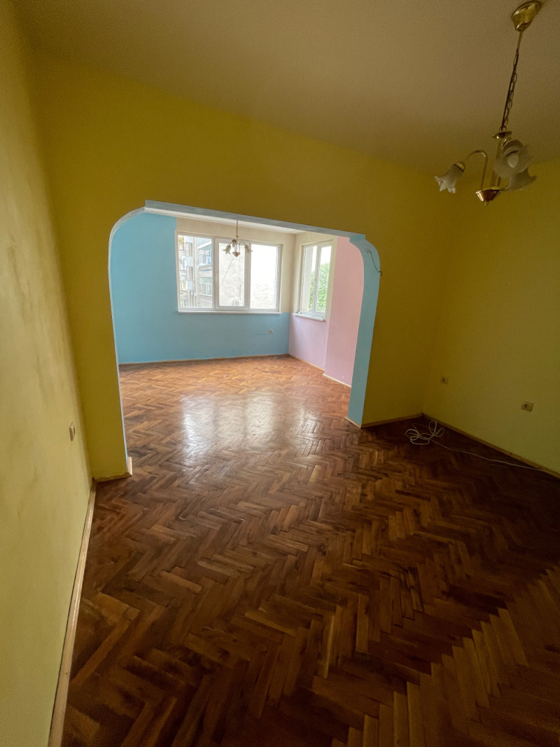 Na prodej  2 ložnice Stara Zagora , Centar , 100 m2 | 61416174 - obraz [2]