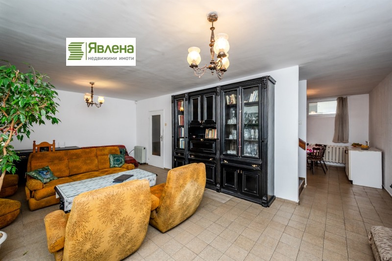 Продава 4-СТАЕН, гр. София, Гоце Делчев, снимка 2 - Апартаменти - 52494559