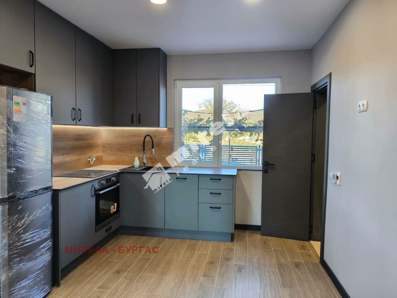 Продава КЪЩА, с. Гюльовца, област Бургас, снимка 13 - Къщи - 52549383