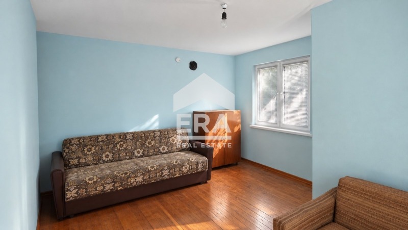 Продава КЪЩА, гр. Търговище, Вилна зона, снимка 2 - Къщи - 56749519