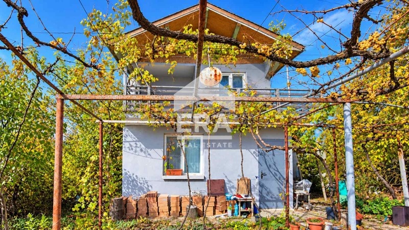 Продава КЪЩА, гр. Търговище, Вилна зона