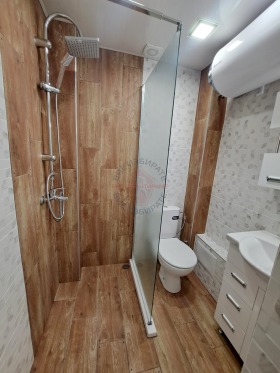 1 chambre Kolhozen pazar, Varna 4