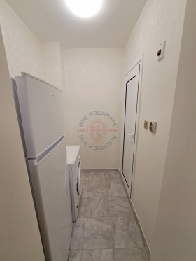 1 chambre Kolhozen pazar, Varna 3