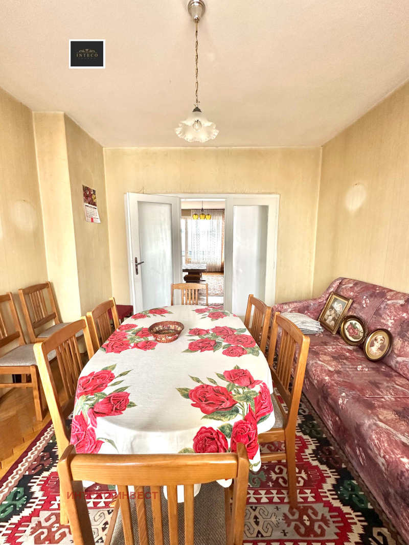 Продава 4-СТАЕН, гр. София, Гоце Делчев, снимка 2 - Апартаменти - 53279419