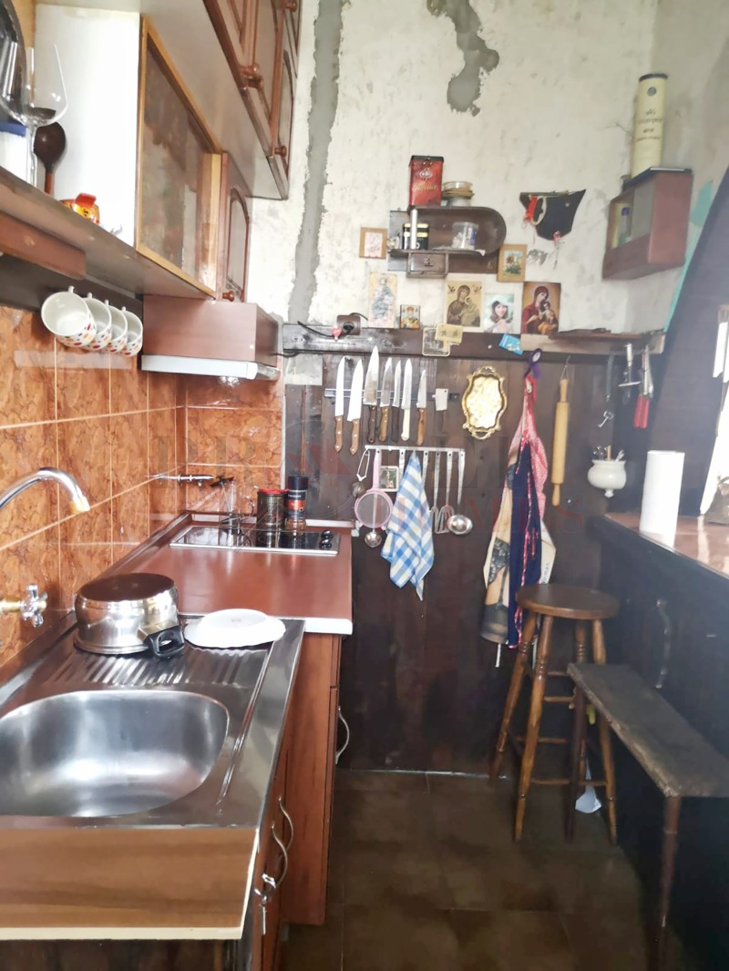 Продава ЕТАЖ ОТ КЪЩА, гр. Велико Търново, Варуша, снимка 2 - Етаж от къща - 52622680