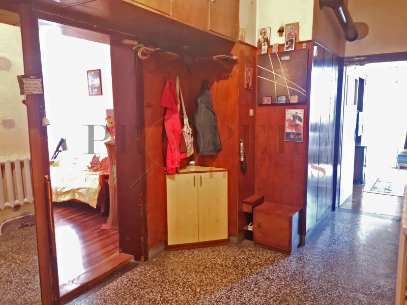 Продава ЕТАЖ ОТ КЪЩА, гр. Велико Търново, Варуша, снимка 6 - Етаж от къща - 52622680