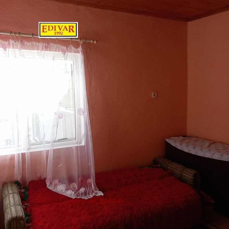 Продава КЪЩА, с. Нова Камена, област Добрич, снимка 6 - Къщи - 52709259