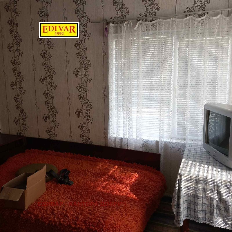 Продава КЪЩА, с. Нова Камена, област Добрич, снимка 5 - Къщи - 52709259