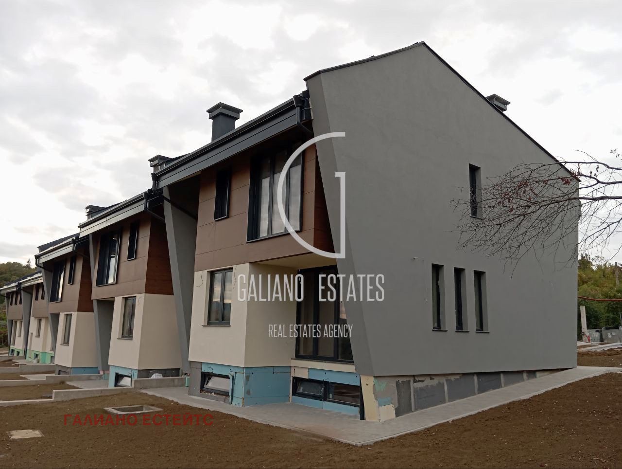 Продава КЪЩА, гр. София, м-т Детски град, снимка 3 - Къщи - 46795896
